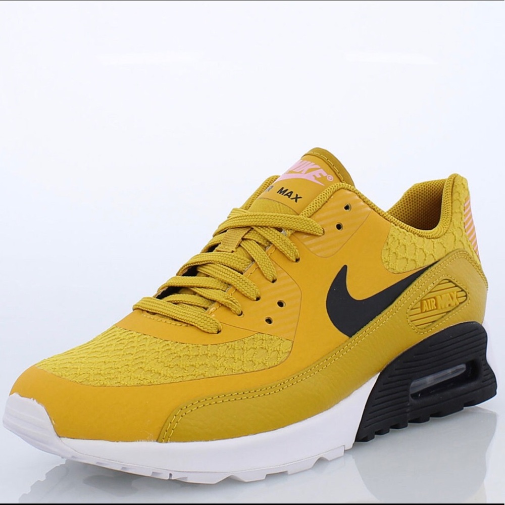 **BRAND NEW** NIKE Air Max 90 Ultra 2.0 Sneakers